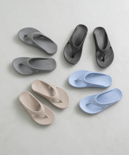OOFOS（ウーフォス）の「OOFOS　OOriginal（サンダル・レディース・ブラック/ベージュ/カーキ/グレー/ライトブルー/ライトグレー・8/7/6）」の20枚目の写真