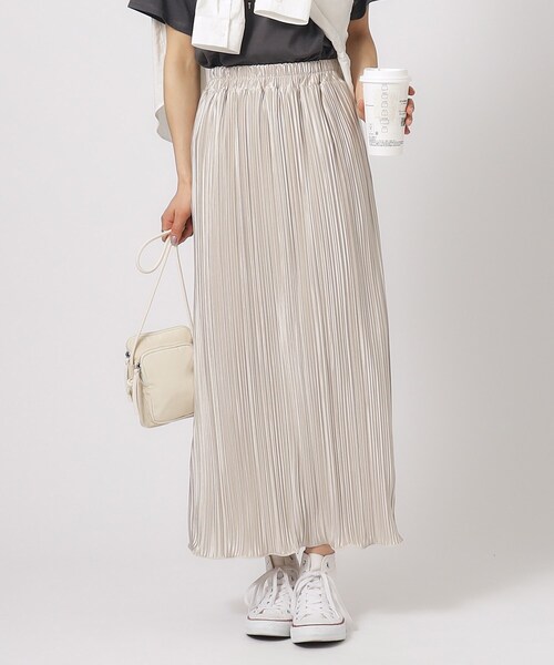 Cutie Blonde（キューティーブロンド）の「◆【無理せずキレイ】華やぐシャイニー感 プリーツナロースカート（スカート・レディース・ブラック/ナチュラル/チャコールグレー・04/03/02）」の3枚目の写真