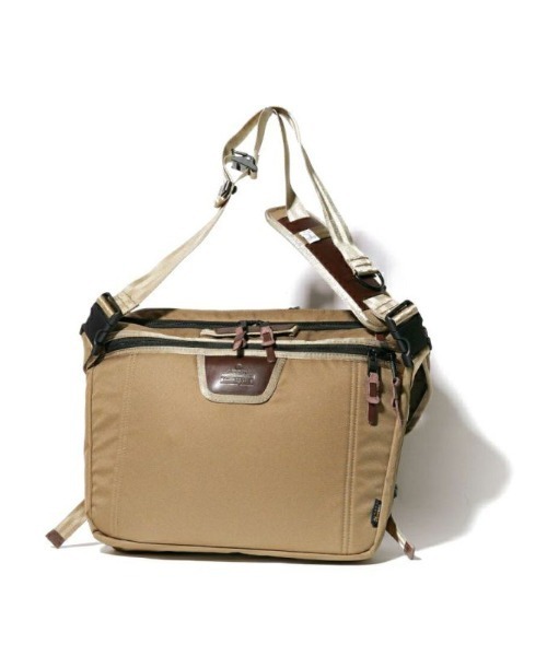 AS2OV（アッソブ）の「【AS2OV/アッソブ】 CORDURA DOBBY 305D MESSENGER BAG（メッセンジャーバッグ・メンズ・ブラック/カーキ・FREE）」の13枚目の写真