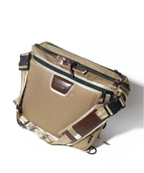 AS2OV（アッソブ）の「【AS2OV/アッソブ】 CORDURA DOBBY 305D MESSENGER BAG（メッセンジャーバッグ・メンズ・ブラック/カーキ・FREE）」の15枚目の写真