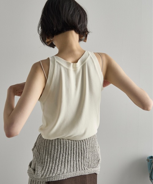 THE YOn（ザヨン）の「ハイゲージサマーアメスリニットタンク（タンクトップ・レディース・アイボリー/ブラック/ブラック×ホワイト/キャメル/ライム/セージグリーン/バーガンディー・FREE）」の15枚目の写真