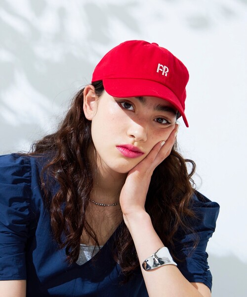 fredy emue（フレディエミュ）の「【新色登場】FR刺しゅうキャップ（キャップ・レディース・チャコールグレー/ベージュ/ネイビー/レッド/ライトグリーン/サックスブルー/ロイヤルブルー・FREE）」の19枚目の写真