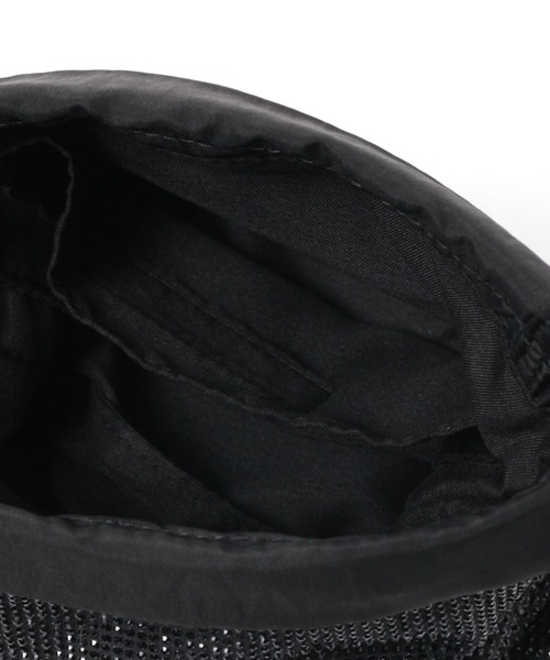 LAKOLE(ラコレ)の「2WAYキラキラ巾着ショルダーバッグ / 116437(ショルダーバッグ・レディース・グレー/ブラック・FREE)」の5枚目の写真