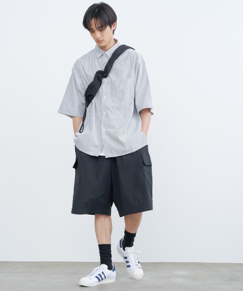 SINSS（シンス）の「Loose fit stripe shirts / ルーズフィットストライプシャツ（半袖）（シャツ/ブラウス・メンズ・ホワイト×グレー/ホワイト×ブルー・LARGE/MEDIUM/SMALL）」の8枚目の写真