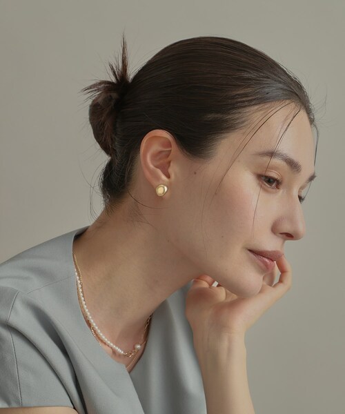 COCOSHNIK(ココシュニック)の「K10中空Dシェイプ ピアス(ピアス(両耳用)・レディース・イエローゴールド・00)」の17枚目の写真