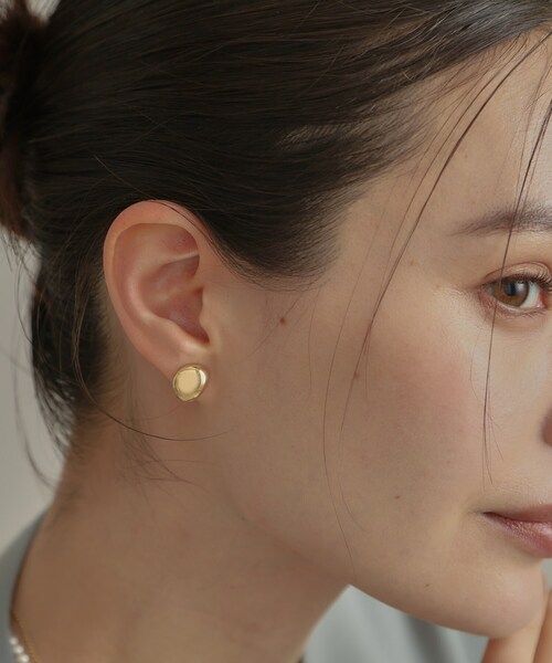 COCOSHNIK(ココシュニック)の「K10中空Dシェイプ ピアス(ピアス(両耳用)・レディース・イエローゴールド・00)」の18枚目の写真