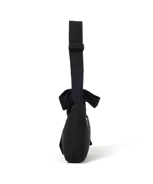 LOWRYS FARM(ローリーズファーム)の「リボンツキショルダーBAG 115007(ショルダーバッグ・レディース・ブラック/アイボリー・FREE)」の6枚目の写真