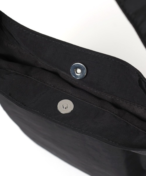 LOWRYS FARM(ローリーズファーム)の「リボンツキショルダーBAG 115007(ショルダーバッグ・レディース・ブラック/アイボリー・FREE)」の16枚目の写真