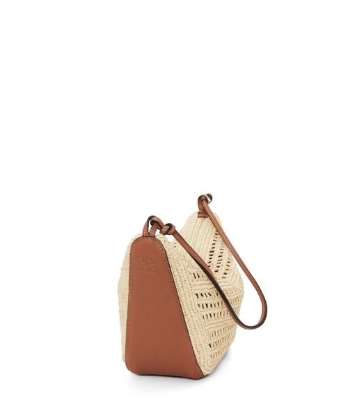 LOEWE(ロエベ)の「ハンモックホーボー ミニ(ラフィア&カーフ)(ハンドバッグ・レディース・ナチュラル・ONE SIZE)」の7枚目の写真