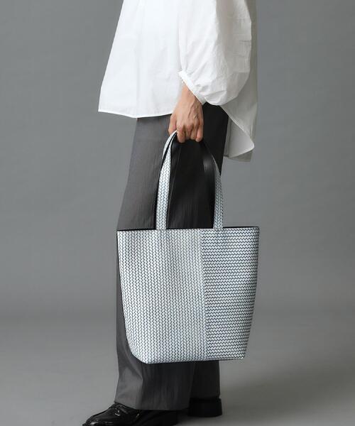 HIROKO HAYASHI(ヒロコハヤシ)の「OTTICA(オッティカ)トートバッグM(トートバッグ・レディース・グリーン/ブルー系その他/アイボリー/グレー・00)」の4枚目の写真