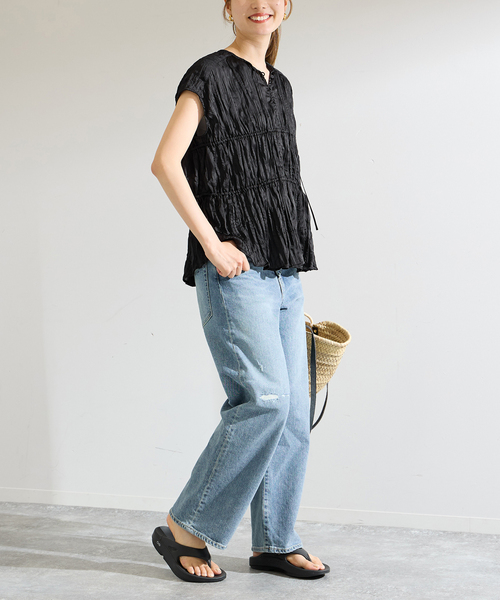 FRAMeWORK（フレームワーク）の「クリースサテンドロストフレンチトップス（シャツ/ブラウス・レディース・ブラック/ネイビー・FREE）」の14枚目の写真