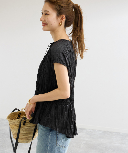 FRAMeWORK（フレームワーク）の「クリースサテンドロストフレンチトップス（シャツ/ブラウス・レディース・ブラック/ネイビー・FREE）」の11枚目の写真