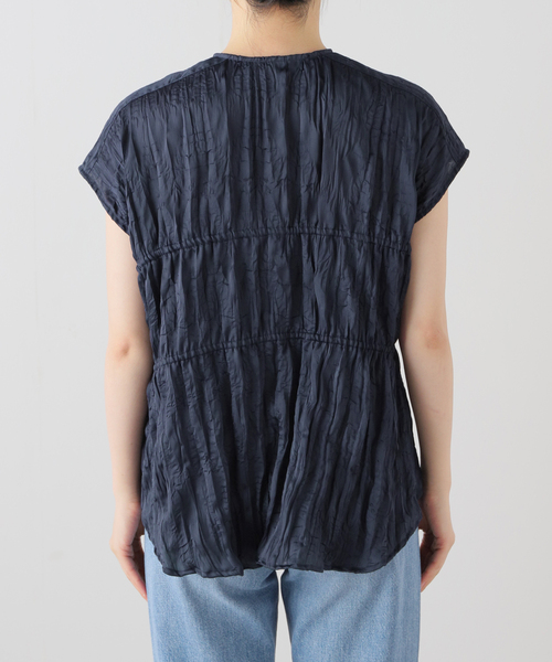 FRAMeWORK（フレームワーク）の「クリースサテンドロストフレンチトップス（シャツ/ブラウス・レディース・ブラック/ネイビー・FREE）」の3枚目の写真