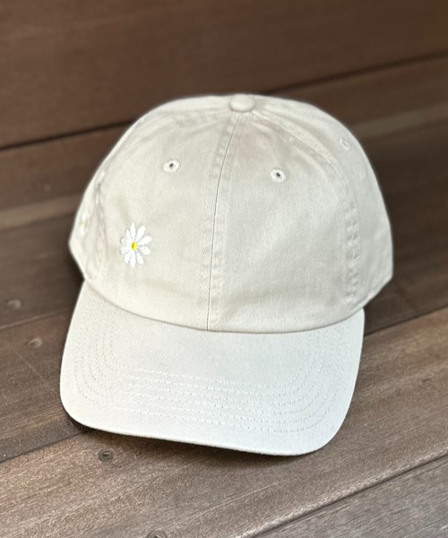 mi via loca（ミヴィアロカ）の「【newhattan】デイジーフラワー刺繍CAP 【PT NO. MVL045 ※2A】（キャップ・レディース・ライトベージュ/ブラック/ダークグリーン・FREE）」の8枚目の写真