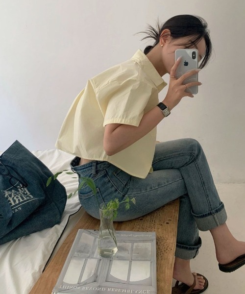 BEIDELLI（ベイデリー）の「[BELLIDE MADE] スタンダードセミクロップド半袖シャツ（シャツ/ブラウス・レディース・クリーム/チャコールグレー/スカイブルー/ホワイト・FREE）」の4枚目の写真