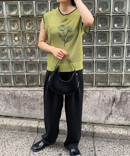 mebole(メボレ)の「flower刺繍サマーニットタンクトップ(タンクトップ・レディース・ホワイト/グリーン/ブラック/アイボリー・FREE)」の4枚目の写真