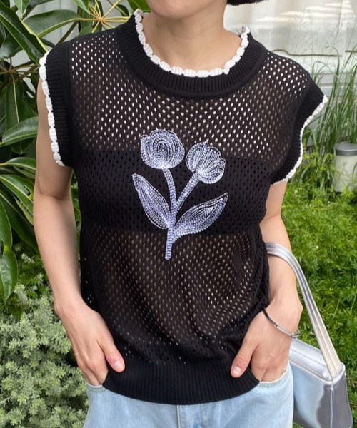 mebole(メボレ)の「flower刺繍サマーニットタンクトップ(タンクトップ・レディース・ホワイト/グリーン/ブラック/アイボリー・FREE)」の3枚目の写真