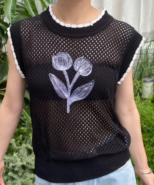 mebole(メボレ)の「flower刺繍サマーニットタンクトップ(タンクトップ・レディース・ホワイト/グリーン/ブラック/アイボリー・FREE)」の6枚目の写真