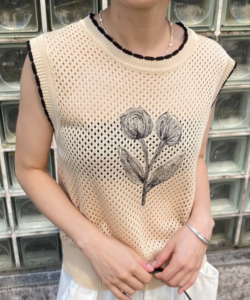 mebole(メボレ)の「flower刺繍サマーニットタンクトップ(タンクトップ・レディース・ホワイト/グリーン/ブラック/アイボリー・FREE)」の11枚目の写真