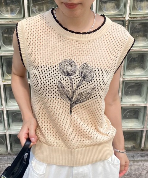mebole(メボレ)の「flower刺繍サマーニットタンクトップ(タンクトップ・レディース・ホワイト/グリーン/ブラック/アイボリー・FREE)」の12枚目の写真