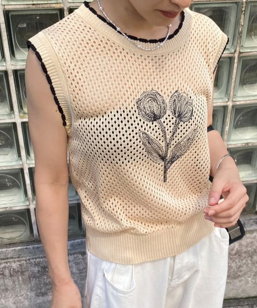 mebole(メボレ)の「flower刺繍サマーニットタンクトップ(タンクトップ・レディース・ホワイト/グリーン/ブラック/アイボリー・FREE)」の16枚目の写真