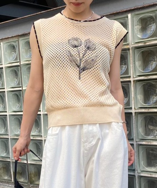 mebole(メボレ)の「flower刺繍サマーニットタンクトップ(タンクトップ・レディース・ホワイト/グリーン/ブラック/アイボリー・FREE)」の21枚目の写真