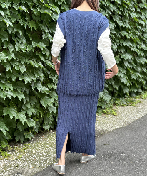 abahouse mavie(アバハウスマヴィ)の「【WEB Domani掲載】【セットアップ対応】フリンジニットタイトスカート(スカート・レディース・ブルー/ブラック・フリー)」の17枚目の写真