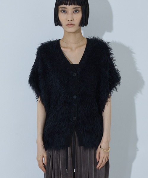 NOMINE（ノミネ）の「ロング フェザー ニットベスト カーディガン（ベスト・レディース・ベージュ/チャコールグレー/ブラック/グリーン・フリー）」の6枚目の写真