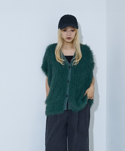 NOMINE（ノミネ）の「ロング フェザー ニットベスト カーディガン（ベスト・レディース・ベージュ/チャコールグレー/ブラック/グリーン・フリー）」の9枚目の写真