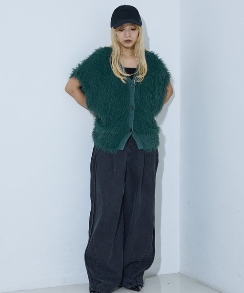 NOMINE（ノミネ）の「ロング フェザー ニットベスト カーディガン（ベスト・レディース・ベージュ/チャコールグレー/ブラック/グリーン・フリー）」の10枚目の写真