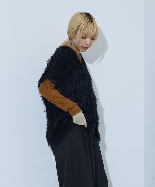 NOMINE（ノミネ）の「ロング フェザー ニットベスト カーディガン（ベスト・レディース・ベージュ/チャコールグレー/ブラック/グリーン・フリー）」の21枚目の写真