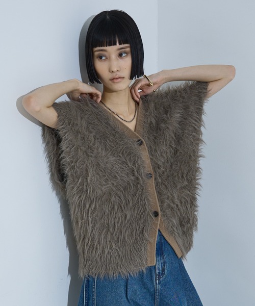 ＊【新品タグ替えボタン付き】Marni 変形ニット / ベスト / 長袖ニット 新品タグ替えボタン付き】Marni 変形ニット / ベスト / 長袖ニット