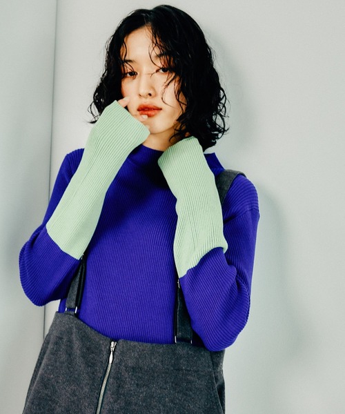 LEPSIM(レプシィム)の「12ゲージ配色ハイネックプルオーバー 133259(ニット/セーター・レディース・グレー系その他/ブラック系その他/ブルー系その他/ブラック×グリーン/チャコールグレー×パープル・FREE)」の5枚目の写真