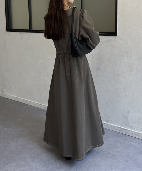 Thevon（ゼボン）の「ウエストタックシェイプワンピース（ワンピース・レディース・モカ/ネイビー/ブラック・M/TM）」の20枚目の写真