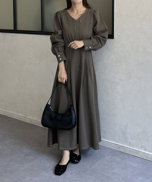 Thevon（ゼボン）の「ウエストタックシェイプワンピース（ワンピース・レディース・モカ/ネイビー/ブラック・M/TM）」の18枚目の写真