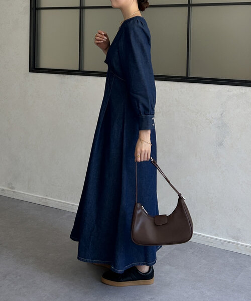 Thevon（ゼボン）の「ウエストタックシェイプワンピース（ワンピース・レディース・モカ/ネイビー/ブラック・M/TM）」の16枚目の写真