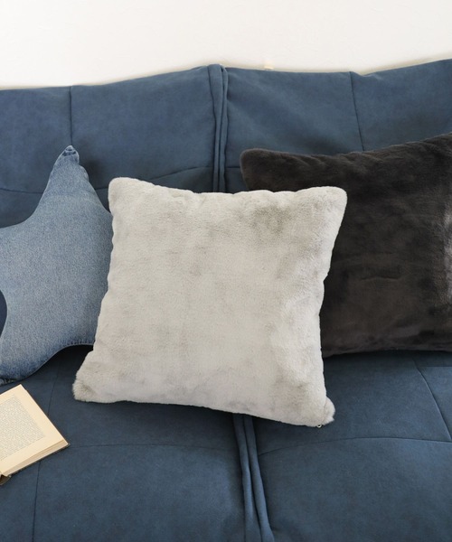 BAYFLOW（ベイフロー）の「BFファーボアクッションカバー45×45（クッション/クッションカバー・レディース・グレー/チャコール・00）」の3枚目の写真