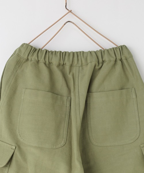 LOWRYS FARM（ローリーズファーム）の「バックサテンカーゴパンツ　 137934（カーゴパンツ・キッズ・カーキ・150cm/140cm/130cm/120cm/110cm）」の7枚目の写真