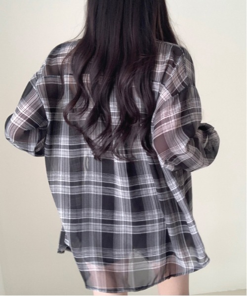 gossip！ロサンゼルス（ゴシップロサンゼルス）の「Y2K オーバーサイズ チェック柄 シャツ（シャツ/ブラウス・レディース・オフホワイト/ネイビー・FREE）」の18枚目の写真