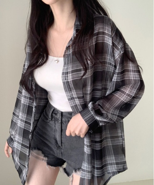 gossip！ロサンゼルス（ゴシップロサンゼルス）の「Y2K オーバーサイズ チェック柄 シャツ（シャツ/ブラウス・レディース・オフホワイト/ネイビー・FREE）」の8枚目の写真