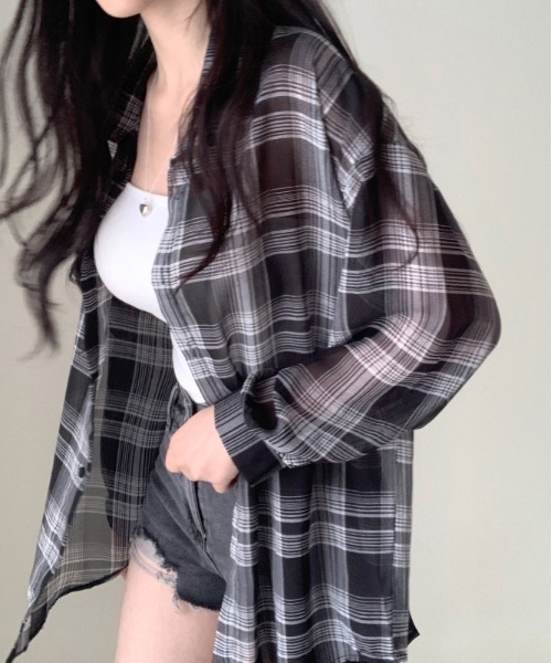 gossip！ロサンゼルス（ゴシップロサンゼルス）の「Y2K オーバーサイズ チェック柄 シャツ（シャツ/ブラウス・レディース・オフホワイト/ネイビー・FREE）」の9枚目の写真