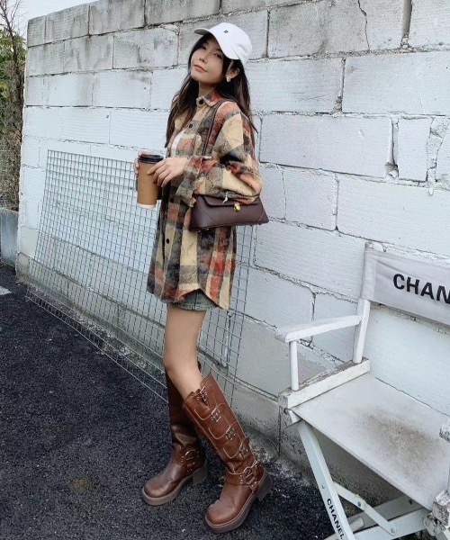 CREARE -LINO-（クレアーレリノ）の「＜ユニセックス商品＞ダメージ加工チェック柄シャツ（シャツ/ブラウス・レディース・グレー/ブルー/ベージュ/レッド・FREE）」の11枚目の写真