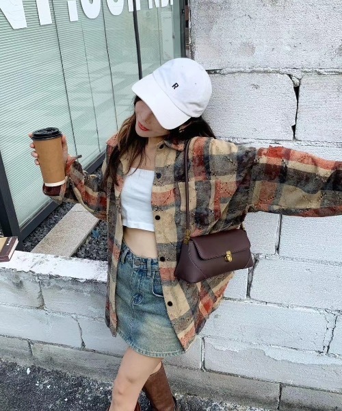 CREARE -LINO-（クレアーレリノ）の「＜ユニセックス商品＞ダメージ加工チェック柄シャツ（シャツ/ブラウス・レディース・グレー/ブルー/ベージュ/レッド・FREE）」の12枚目の写真