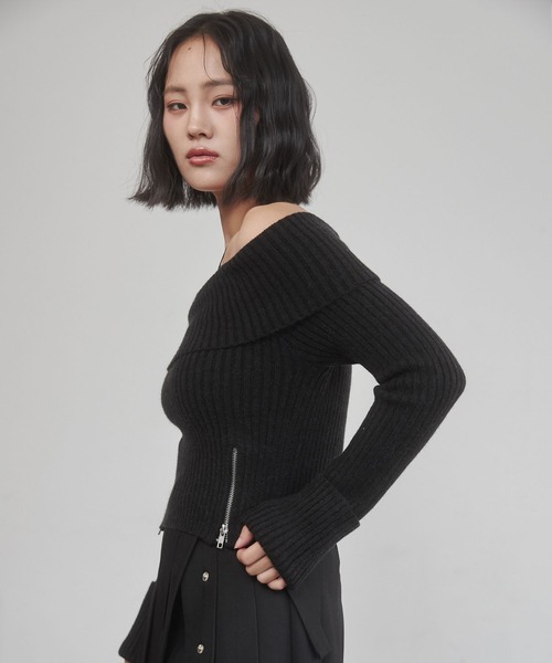 ENVYM（アンビー）の「オフショルジップニット（ニット/セーター・レディース・ブラック/グレー/ホワイト・FREE）」の9枚目の写真