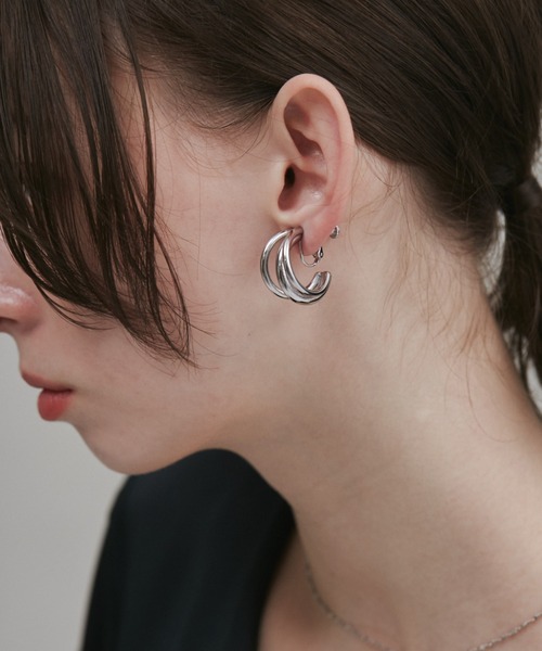 ciite' surgical stainless(シーテサージカルステンレス)の「【 金属アレルギー対応 】 トリプルライン イヤリング サージカルステンレス (両耳用)(イヤリング・レディース・ゴールド/シルバー・FREE)」の11枚目の写真