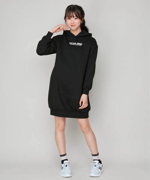 SISTER JENNI(SISTER JENNI)の「【あったか】裏起毛エンボスロゴパーカーワンピ(ワンピース・キッズ・ブラック/サックスブルー・130cm/140cm/150cm/160cm)」の3枚目の写真