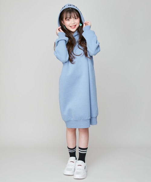 SISTER JENNI(SISTER JENNI)の「【あったか】裏起毛エンボスロゴパーカーワンピ(ワンピース・キッズ・ブラック/サックスブルー・130cm/140cm/150cm/160cm)」の10枚目の写真