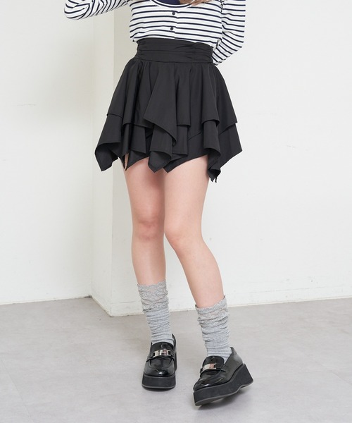 RAY CASSIN(レイカズン)の「ティアードミニスカパン(スカート・レディース・ブラック/カーキ/ホワイト・FREE)」の1枚目の写真