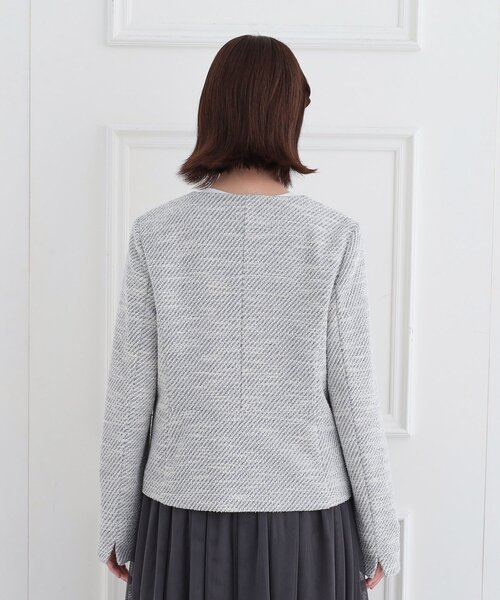SHOO・LA・RUE（シューラルー）の「【S-3L】セレモニーからデイリーにも 軽くて柔らかくて着心地の良い カットツイードジャケット（ノーカラージャケット・レディース・ブラック系3/ホワイト系6・03/02/01/05/04）」の13枚目の写真