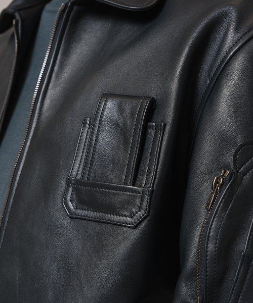 EDIFICE（エディフィス）の「ETS.MATERIAUX(マテリオ) ラムレザー フレンチパイロットジャケット（その他アウター・メンズ・ネイビー・MEDIUM/LARGE）」の12枚目の写真